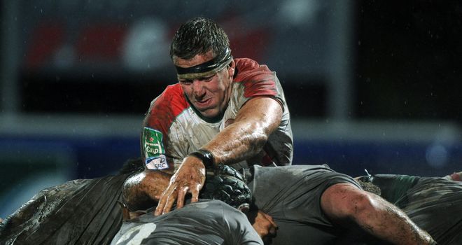 Leading Biarritz: Forward Imanol Harinordoquy