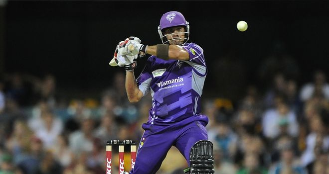 Owais Shah: Hit three 4s and two 6s in his unbeaten 36