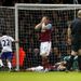 Steven Pienaar manages to bundle the ball over the line to put the visitors 2-1 up against ten men.