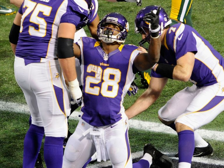 Adrian Peterson: So close to record but Vikings into play-offs