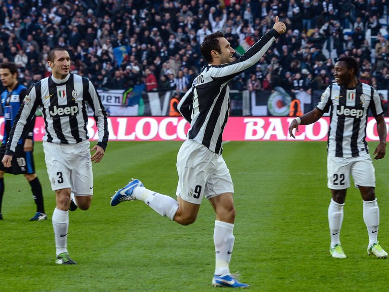 Mirko Vucinic leads the Juventus celebrations