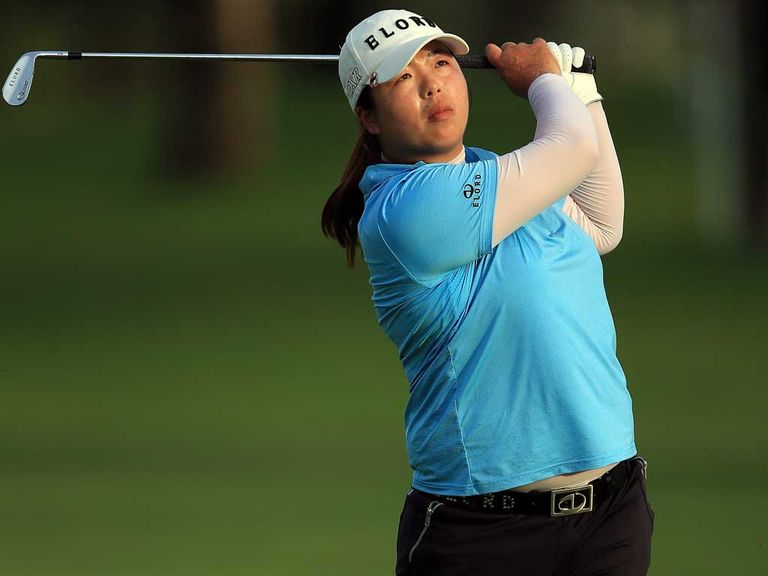 Shanshan Feng: Leads by five shots