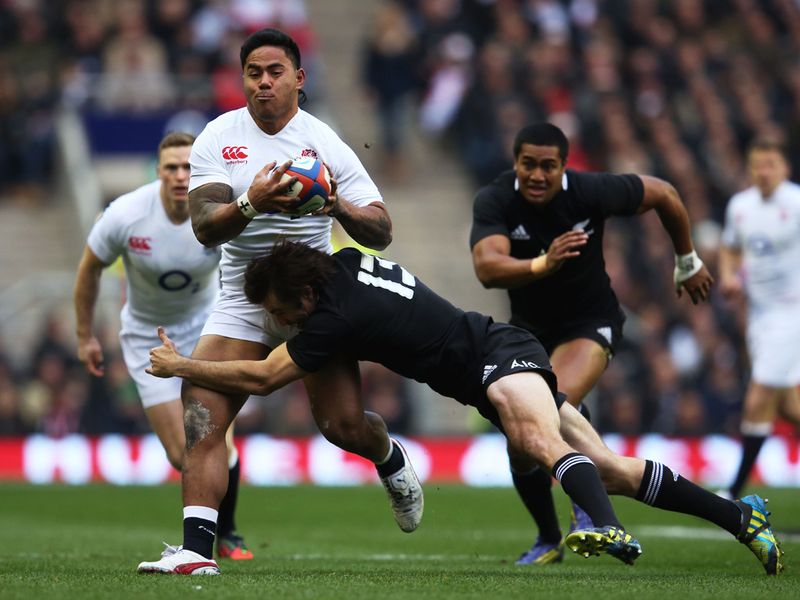 Smith also shows his defensive prowess, halting a charging Manu Tuilagi...