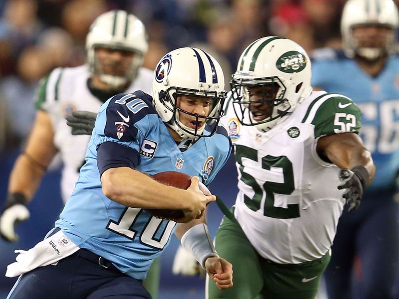 Titans QB Jeff Locker ensured the Jets would miss out on the play-offs courtesy of a 13-yard run in the third quarter
