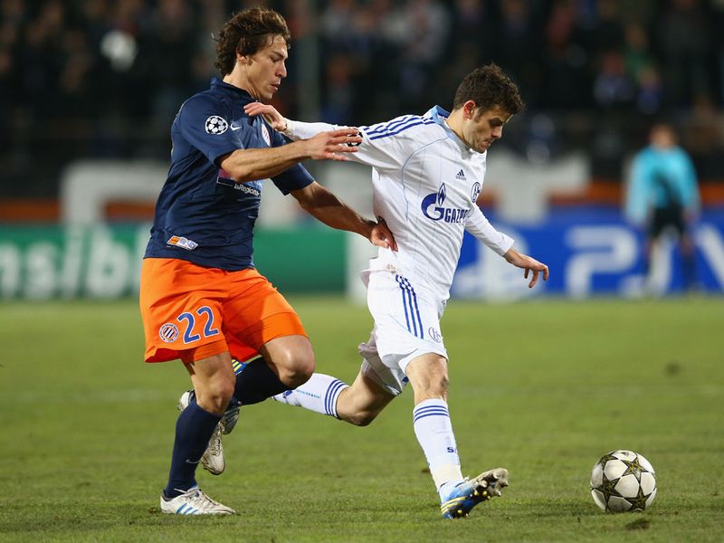 A victory may not have been enough to overtake leaders Schalke, who were playing at bottom club Montpellier