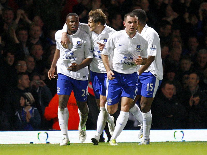 Victor Anichebe flicks on a Steven Pienaar cross and finds the bottom corner to level thing sup.