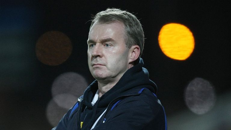 John Sheridan: Extends Isaac Vassell's stay