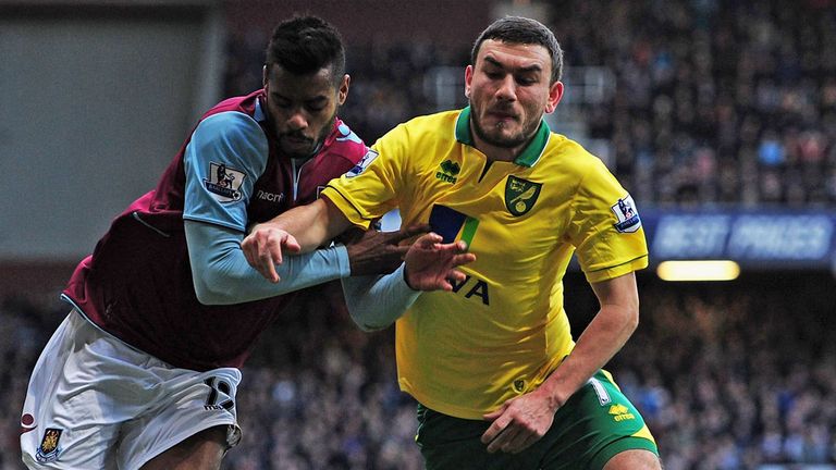 Robert Snodgrass: Will not face FA charge after criticising referee Mark Clattenburg on Twitter