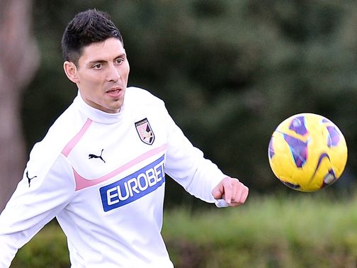 Alejandro Faurlin trains with Palermo