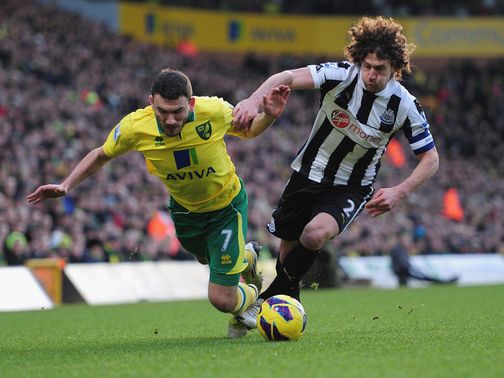 Snodgrass and Coloccini collide at Carrow Road