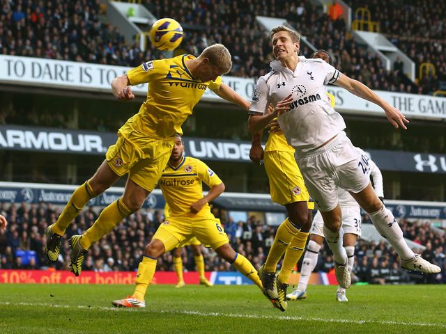 Dawson heads home Spurs' equaliser