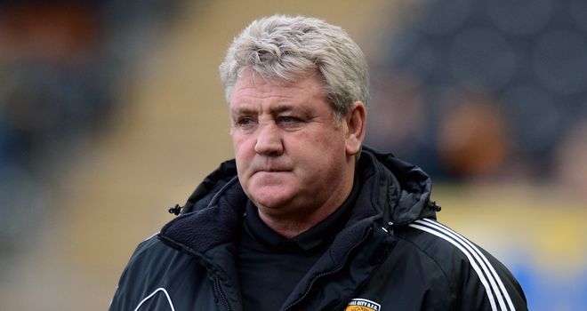 Steve Bruce: Hull City boss will hope to close to within two points of Cardiff