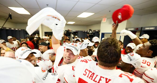 Joe Staley and the 49ers celebrate