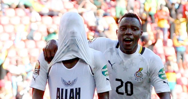 Mubarak Wakaso: Celebrates with Kwadwo Asamoah in Port Elizabeth