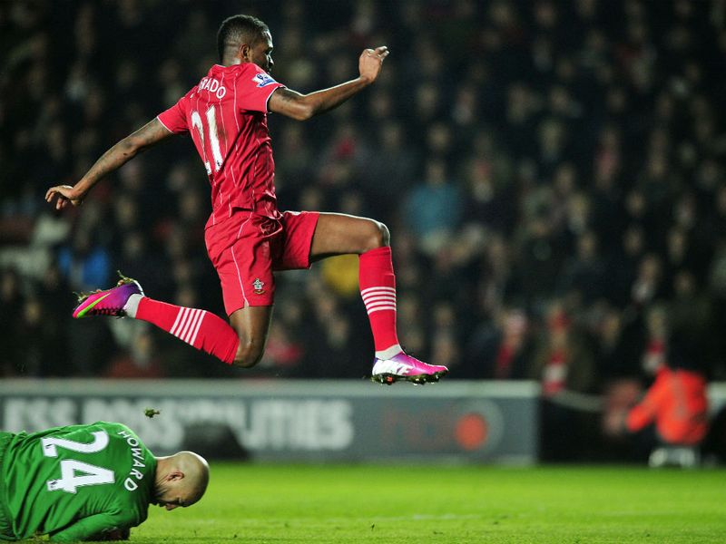Southampton's Guly was thwarted by Everton goalkeeper Tim Howard as the first half ended in stalemate