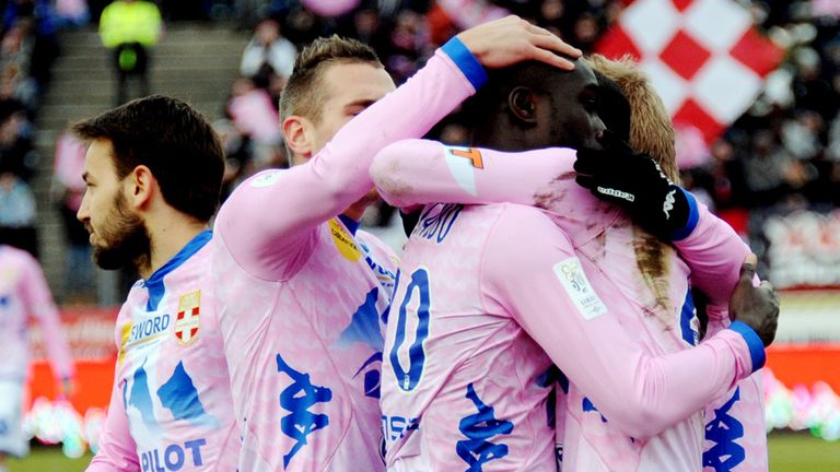 Yannick Sagbo is mobbed after scoring