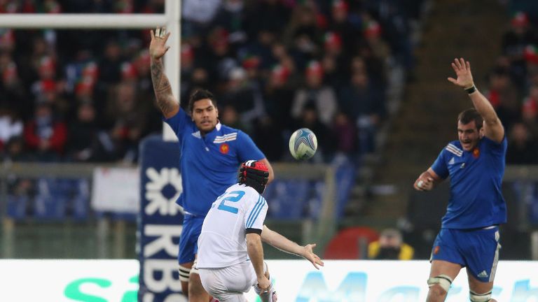 Kris Burton on kicking duty for Italy