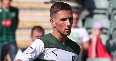 Hourihane commits to Plymouth