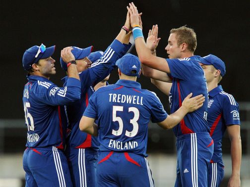Broad took three wickets to help set up England's win