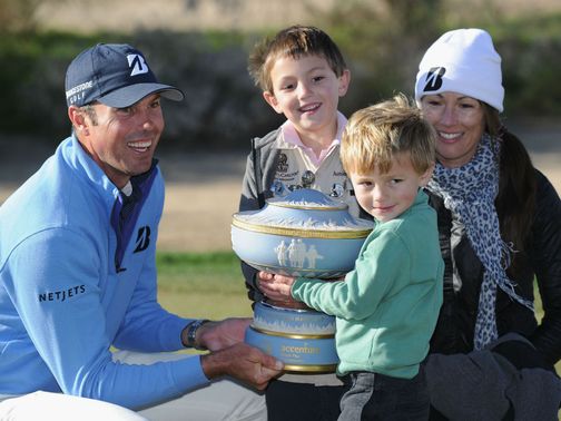 Matt Kuchar celebrates with his family