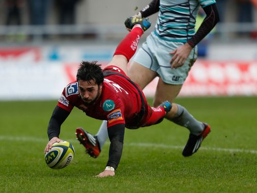 Gareth Owen touches down for the Scarlets