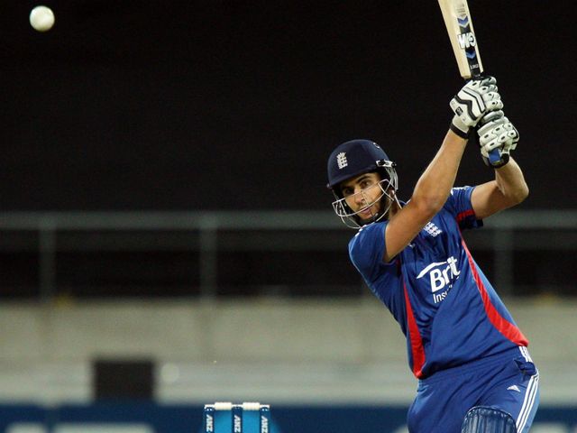 Hales hits out at Wellington