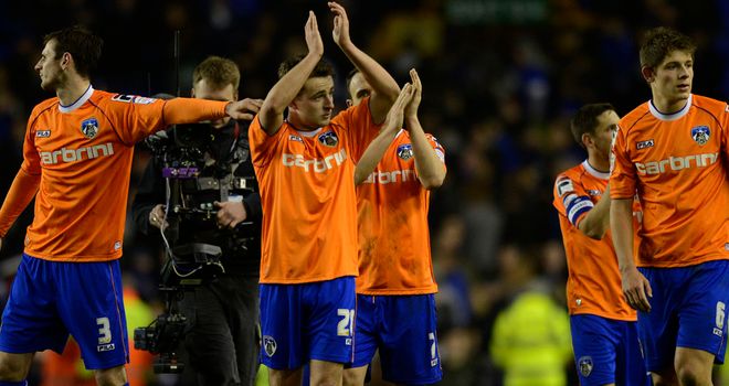 Everton assistant manager Steve Round paid tribute to Oldham