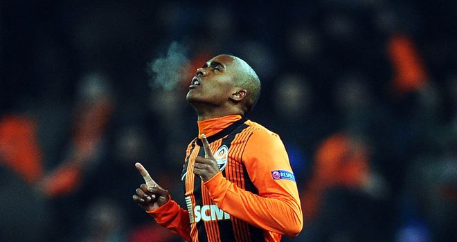 Douglas Costa: At the double for Donetsk