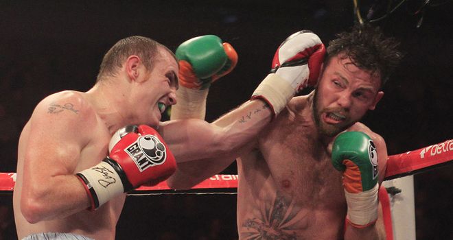 Andy Lee (R) did not have things all his own way against Anthony Fitzgerald (Pic Lawrence Lustig)