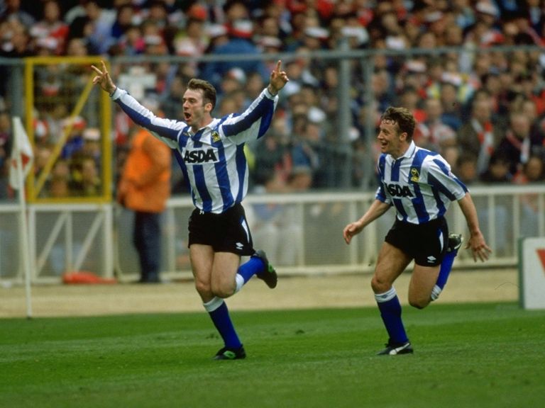John Sheridan celebrates winning the 1991 Rumblelows Cup with Wednesday