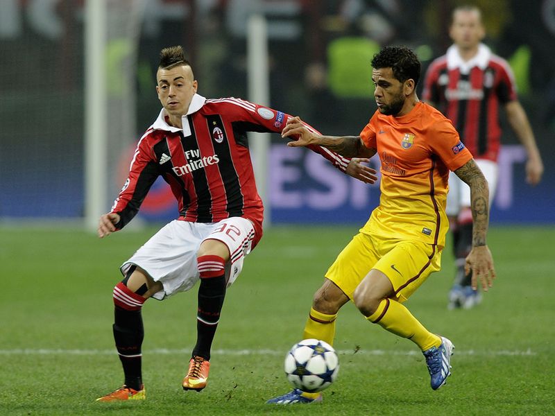 Stephan El Shaarawy and Daniel Alves battle for the ball