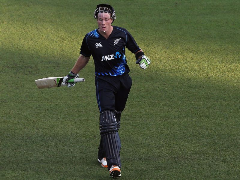 Martin Guptill added 47 runs before falling, having faced 31 balls.