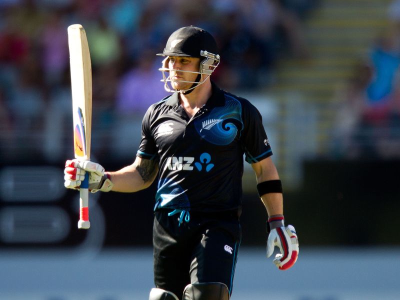 Brendon McCullum dug in for a quickfire half-century.