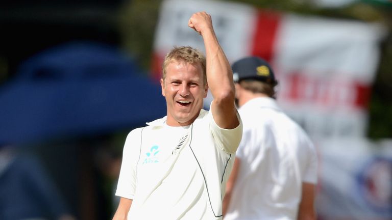 Neil Wagner struck in the 11th over...