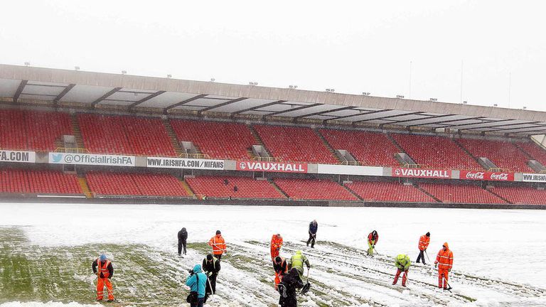 Heavy snow has seen numerous fixtures postponed