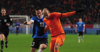 Dutch extend Robben's season