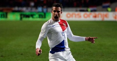 Van Persie given Dutch armband
