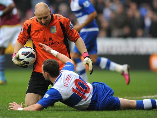 Brad Guzan and Noel Hunt in the Villa area