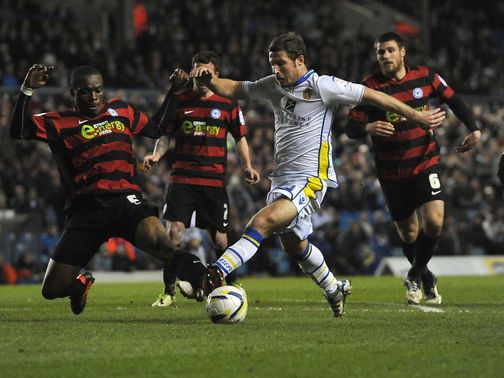 Gabriel Zakuani tackles David Norris