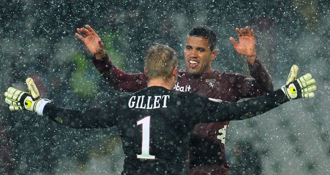 Jonathas celebrates the victory with keeper Gillet