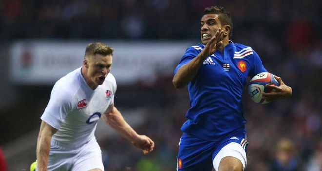 Chris Ashton: England wing attempts to peg back Wesley Fofana