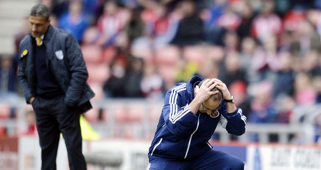 Sunderland boss Martin O'Neill holds his head in his hands during the 1-1 draw with Norwich