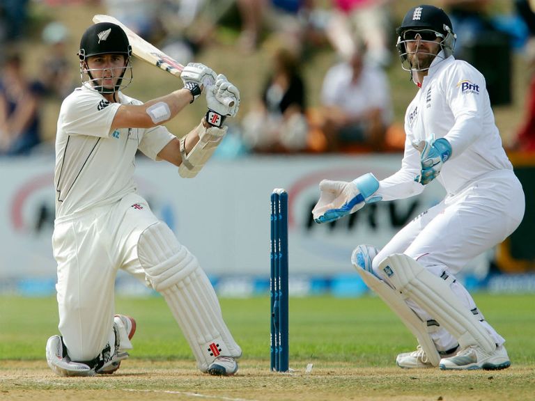 Kane Williamson (l): Set t olink up with Yorkshire