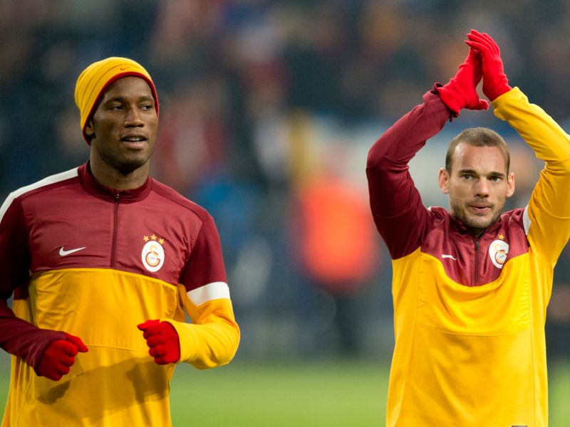 Didier Drogba Wesley Sneijder warm-up ahead of Galatasaray's clash in Schalke, with the aggregate scores level at 1-1 after the first leg