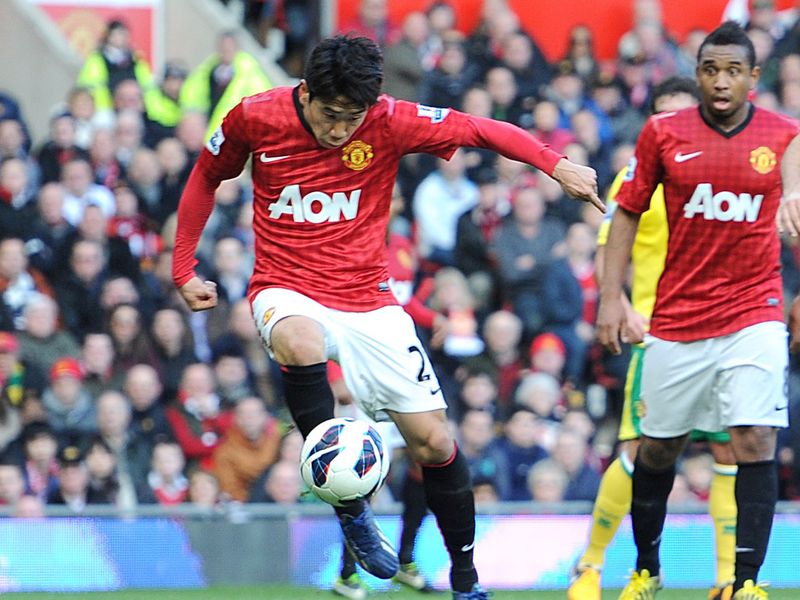 Shinji Kagawa gives Manchester United the lead