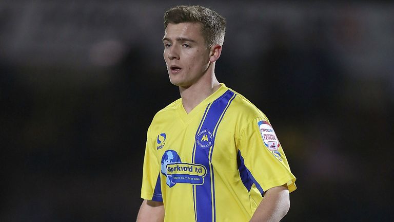 Jordan Chapell: Returns to Plainmoor