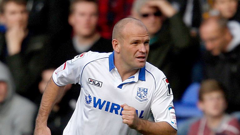Andy Robinson: New one-year contract agreed