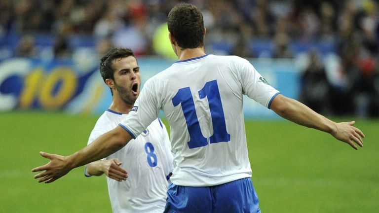 Miralem Pjanic: Edin Dzeko would welcome Bosnia team-mate with open arms