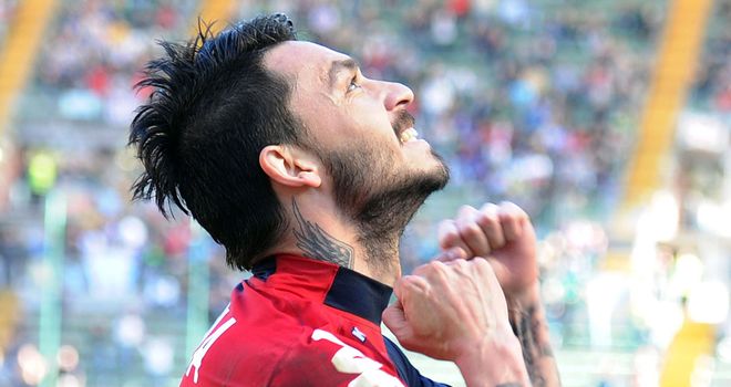 Mauricio Pinilla celebrates for Cagliari