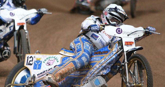 Emil Sayfutdinov: Russian star breaks arm in crash